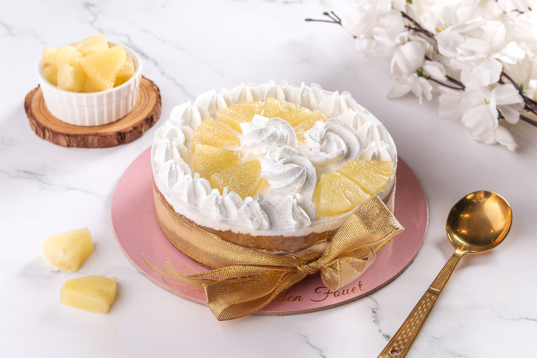 Vegan sugar free pineapple cake