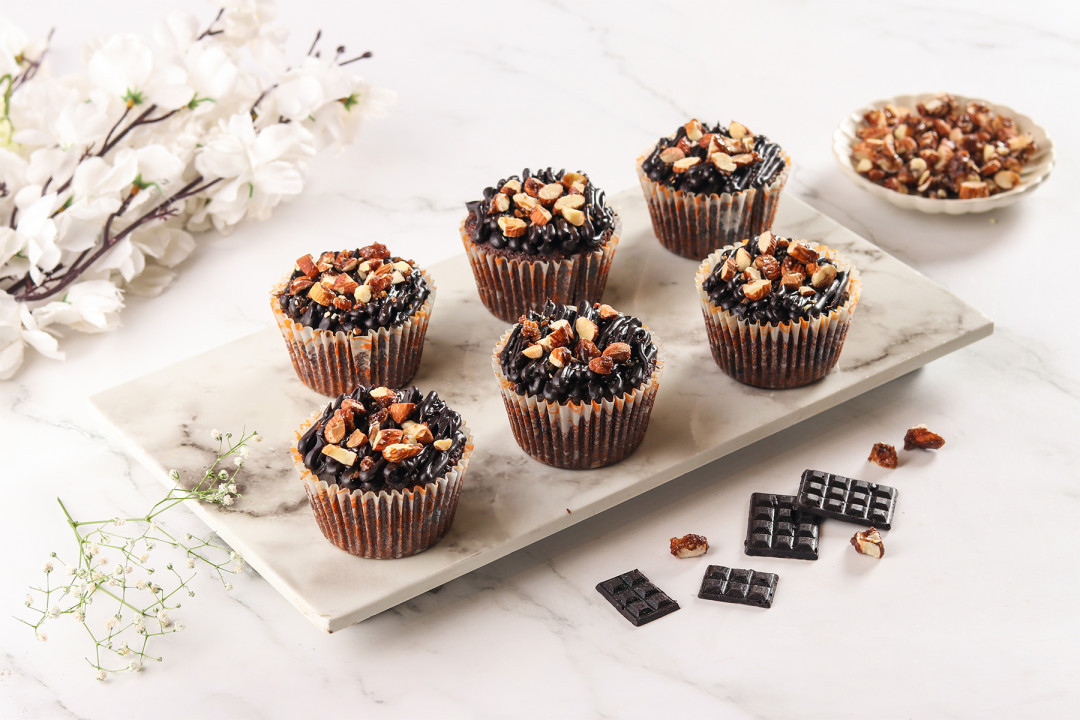 Chocolate Almond Crunch Muffins [6 Pcs]